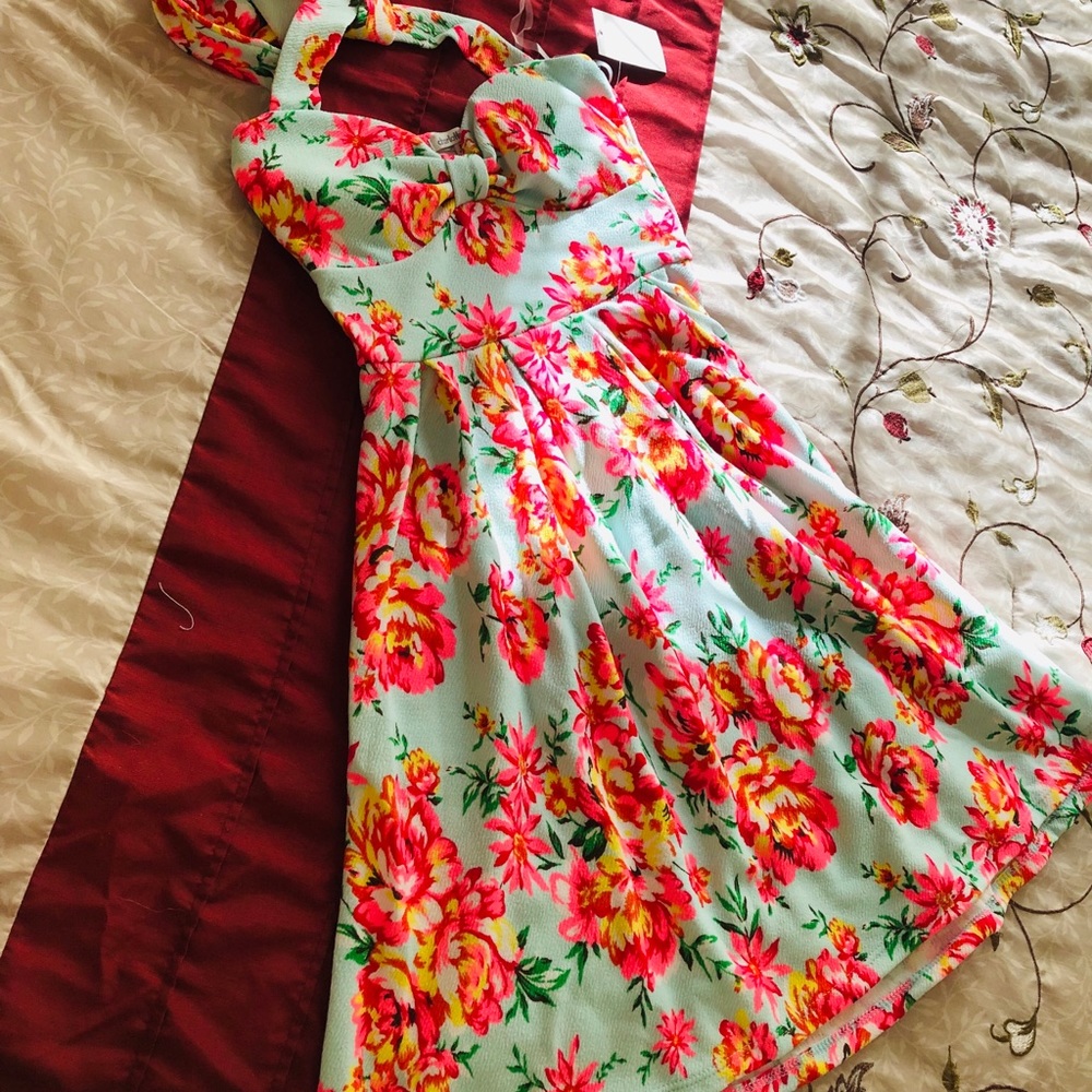 (NWT) Floral. Halter-top Dress. Charlotte Russe.